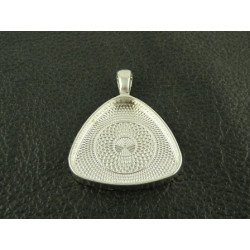 SUPPORT DE PENDENTIF TRIANGLE